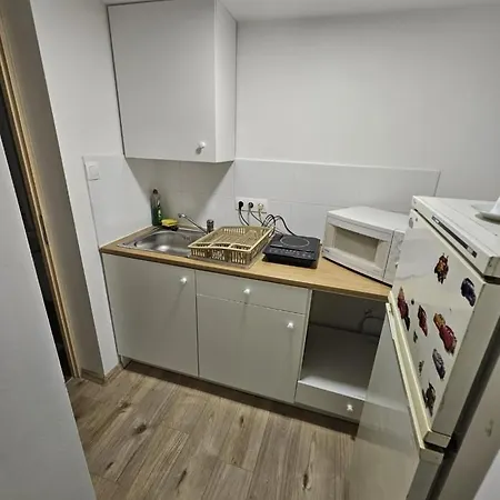 7dab Rotten 4b2 Contactless Self Check-in Apartman Budapest